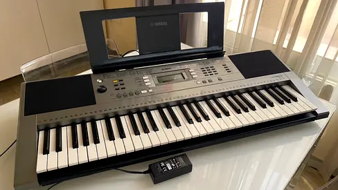Yamaha E353 portable electronic keyboard with stand and adapter