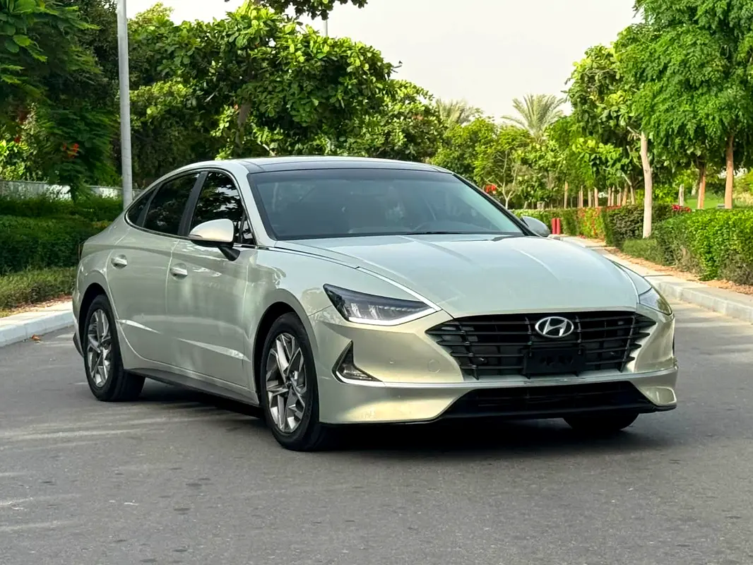 Hyundai Sonata 2020 — photo 1 of 12