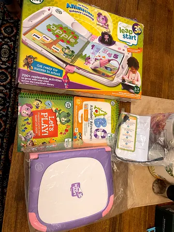 Brand new Leapfrog tablet along with 2 books