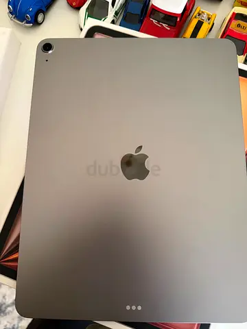 Apple IPad Air 13” M4 128gb 12gb  WiFi black TDRA in Brand new condition 3000 dhs.