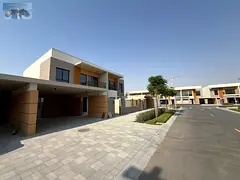 Villa for rent with central air conditioning, gym, swimming pool, garden and maid's room in Azha
