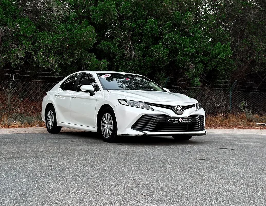 Toyota Camry 2020 — photo 1 of 19