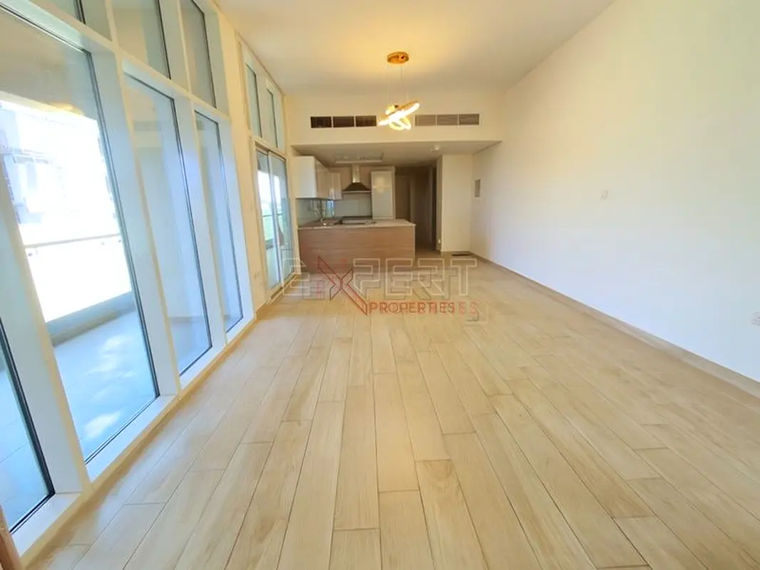 Spacious Living Area | City View | High Floor