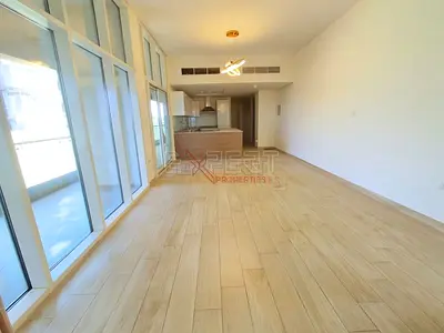 Spacious Living Area | City View | High Floor