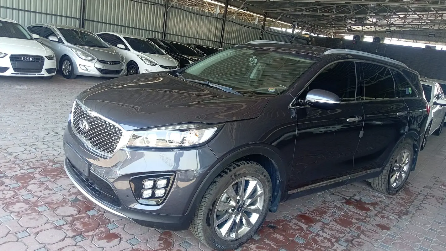 Kia Sorento 2017 — photo 1 of 8