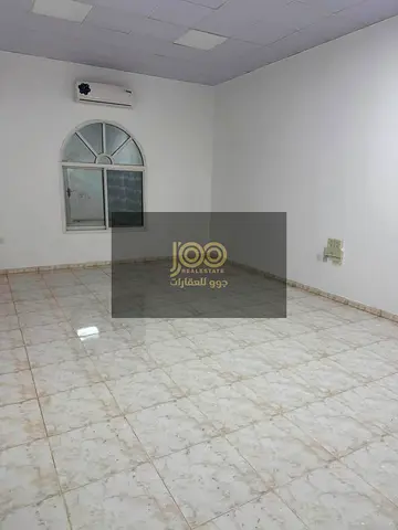 بيت عربي للإيجار | غرفتان ماستر + مجلس + غرفة خادمة + حوش | البطين – أم القيوين