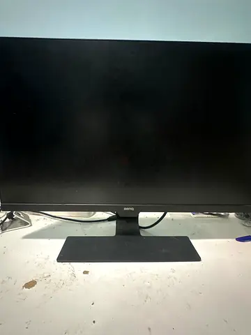 للبيع شاشه BENQ 60 FPS 75 INCH
