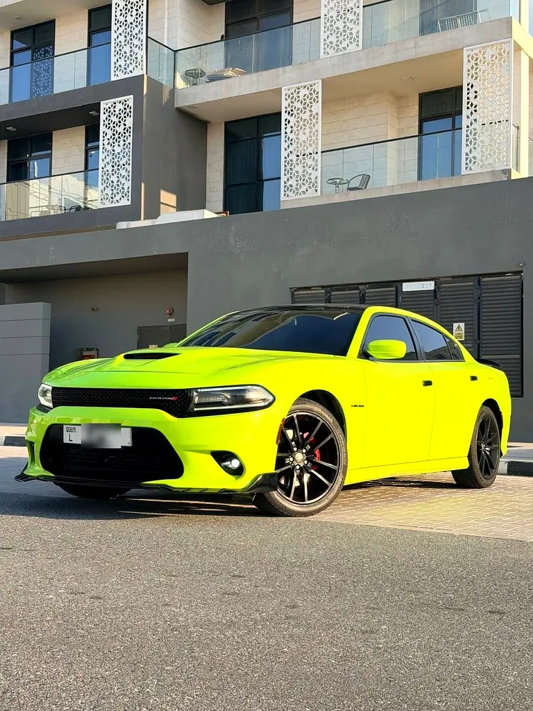 Dodge Charger 2020 — photo 1 of 13