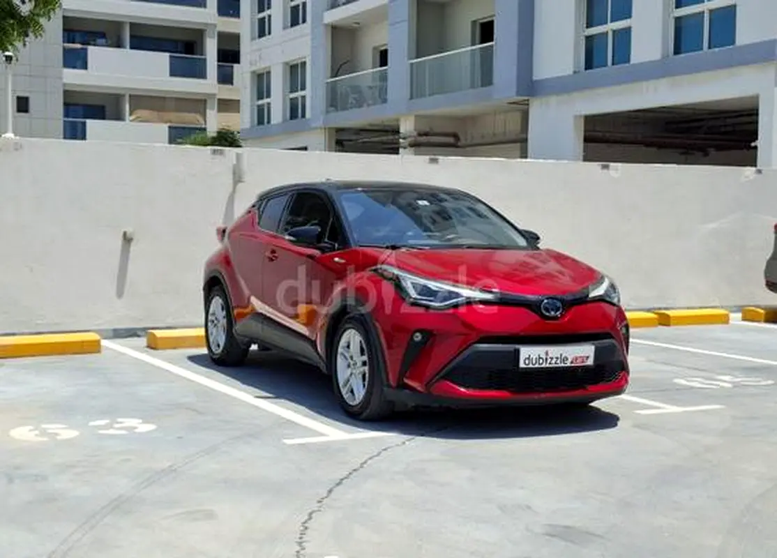Toyota C-HR 2023 — photo 1 of 13