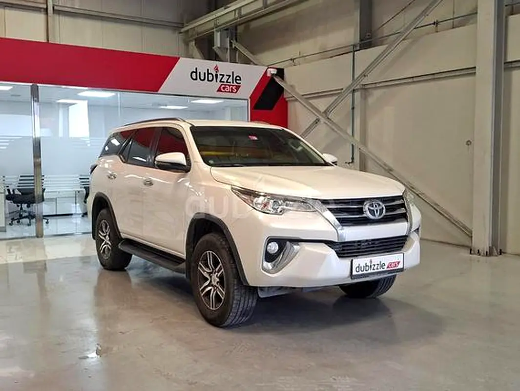 Toyota Fortuner 2018 — photo 1 of 12