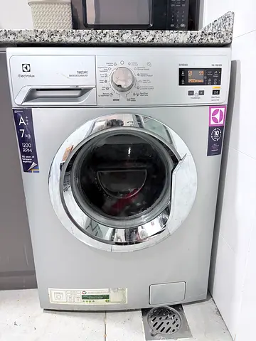 Electrolux Front Load Washing Machine 7kg - Good Condition