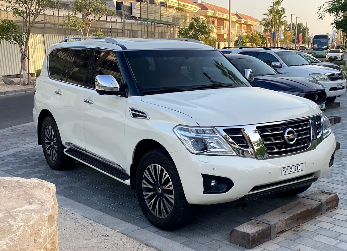 Nissan Patrol 2017 — photo 1 of 6