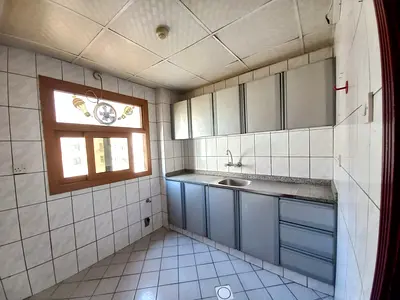 CLOSE TO SAFARI MALL 1bhk family building centeral ac only 28k today big offer prime location Muwai