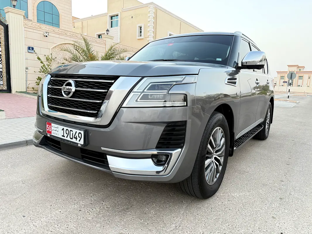 Nissan Patrol 2021 — photo 1 of 10