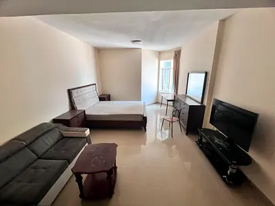 استوديو مفروش بالكامل وجاهز للسكن، يقع في أحد أشهر الأبراج السكنية في عجمان، بتصميم عملي وتشطيبات مميزة، مع مطبخ منفصل وموقع حيوي قريب من جميع الخدمات
