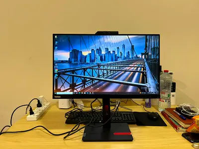Lenovo 24 built in speakers webcam