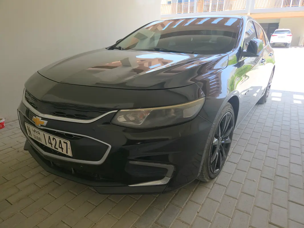 Chevrolet Malibu 2017 — photo 1 of 5