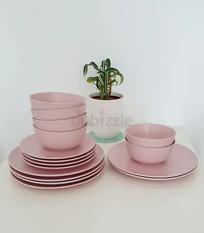 Pink 12-piece dinnerware set (plates  bowls)