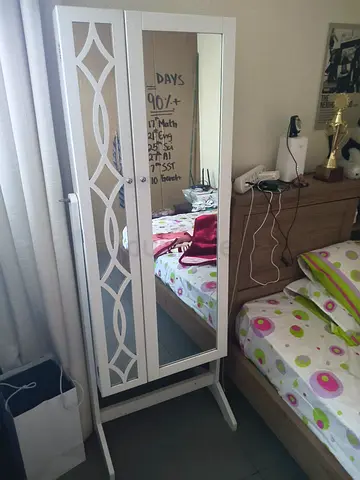 Vanity dresser mirror and jewellery organiser