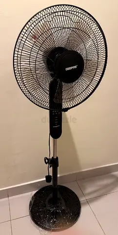 Brand new Geepas Oscillating Standing Pedestal Fan with remote