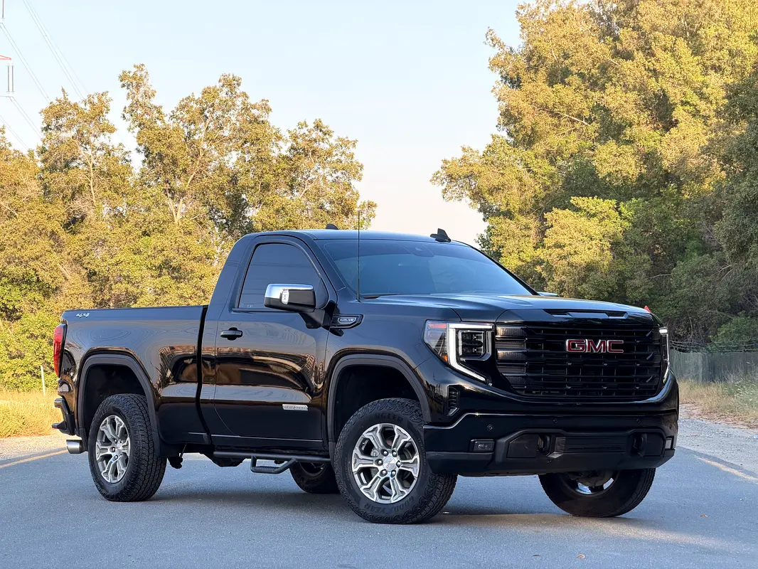 GMC Sierra 2024 — photo 1 of 14
