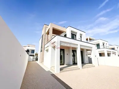 Extended & Upgraded Villa| Corner Unit |Negotiable