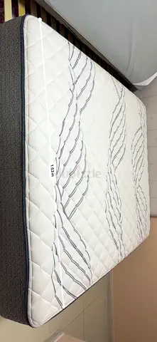 Comfortable Queen Size Mattress with Quilted Top (155x200)