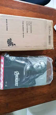 HotToys - MMS175 - Marvel Avengers Thor - new in original brown box