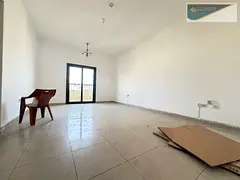 HOT OFFER ! FULLY SPACIOUS 1BHK 2 WASH WITH BALCONY CENTRAL AC NEAR TO PARK NEW BUILDING ONLY FOR FA