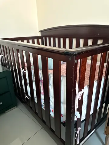 ‏baby bed