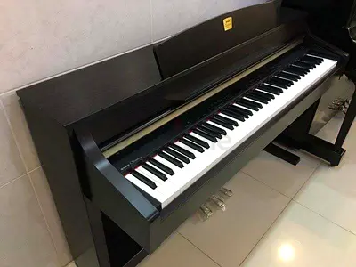 Yamaha Clavinova CLP 330