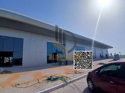 🔥🏭 مستودعات ومعارض تجارية للإيجار السنوي في الباهية – عجمان | واجهة مباشرة على شارع الشيخ محمد بن زايد ✨ فرصة استثمارية وتجارية مميزة مع