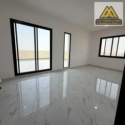 Specifications: Master bedroom Spacious living room 2 bathrooms Balcony Very large roof terrace Lar