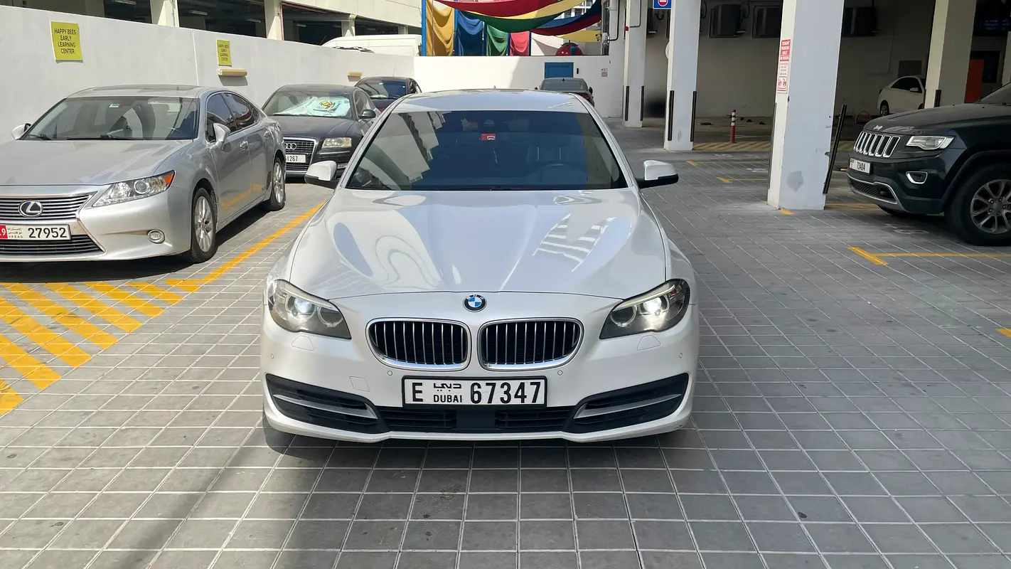 BMW 5-Series 2016 — photo 1 of 15