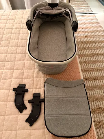 UPPAbaby Bassinet – Stella (Grey) w/ MINU V2 Adapters  Boot Cover