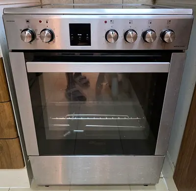 Stainless Steel Freestanding Cooking ing Range Oven - Good Working Condition electric