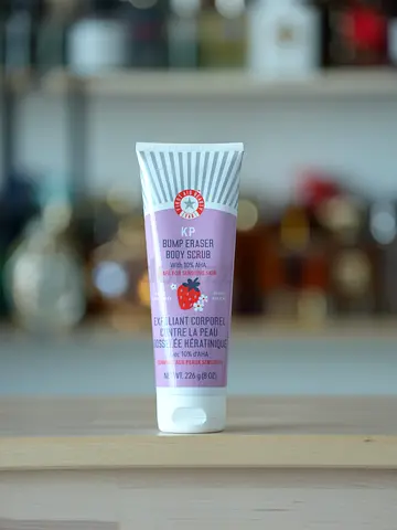 2 x Strawberry First Aid Beauty KP Bump Eraser Body Scrub (226g  56.7g)