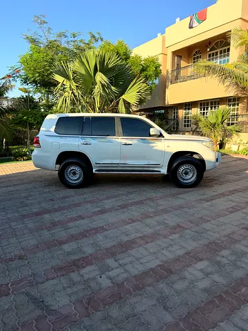 Toyota Land Cruiser VXR 2011 GCC Specs V8 Full Option