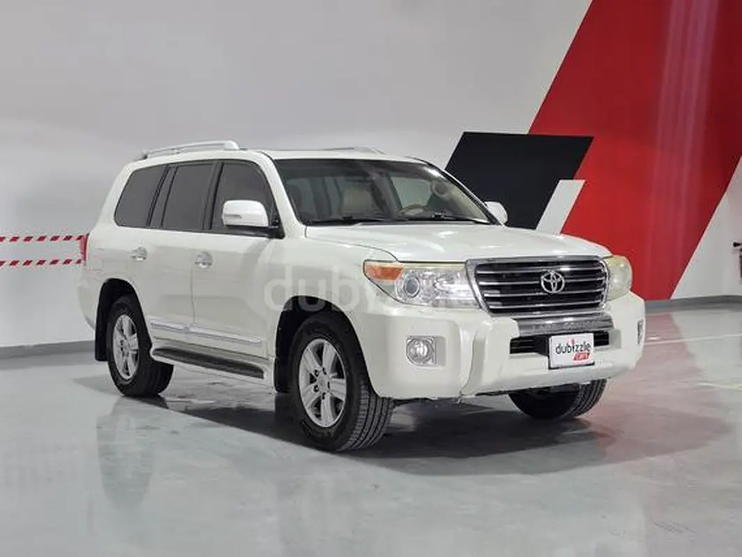 Toyota Land Cruiser 2014 — photo 1 of 15