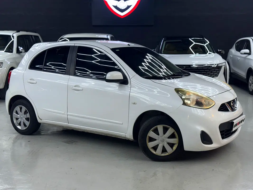 Nissan Micra 2020 — photo 1 of 13