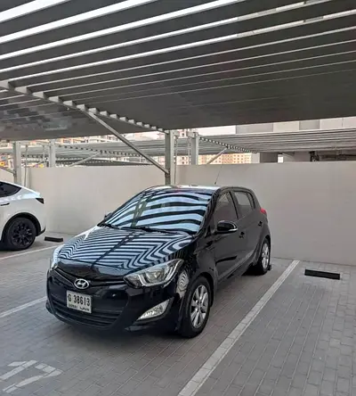Hyundai i20 GLS 2013 GCC Specs ( Low mileage )