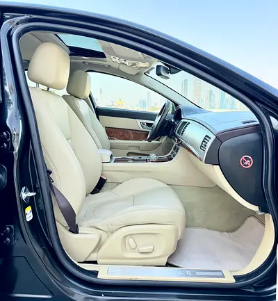 2012 Jaguar XF 照片 14