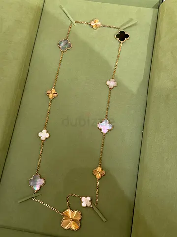 Long Alhambra style 18k gold necklace with mother-of-pearl clover motifs