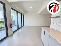 SINGLE ROW | SPACIOUS LAYOUT | PRIME LOCATION