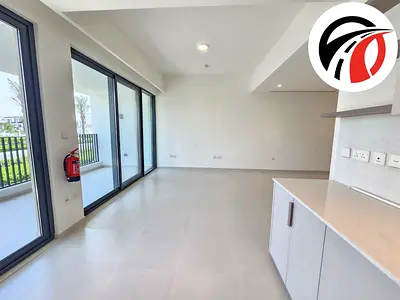 SINGLE ROW | SPACIOUS LAYOUT | PRIME LOCATION