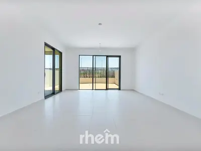 Modern Townhouse | Brand New | Family Home