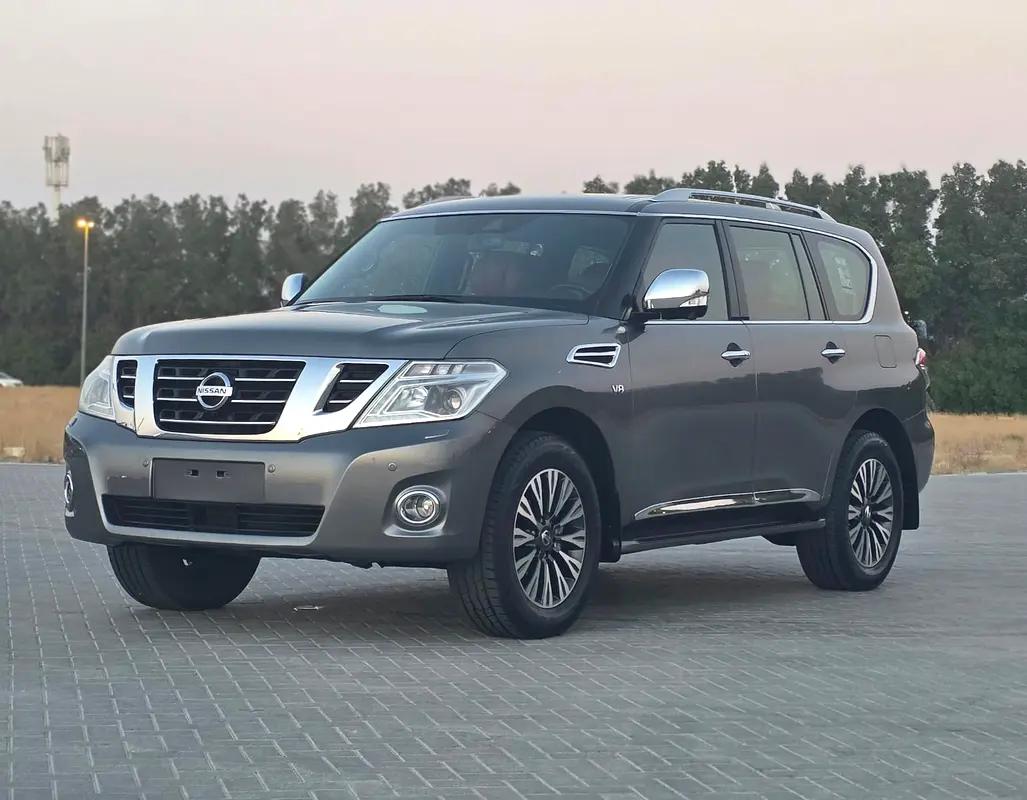 Nissan Patrol 2018 — photo 1 of 20