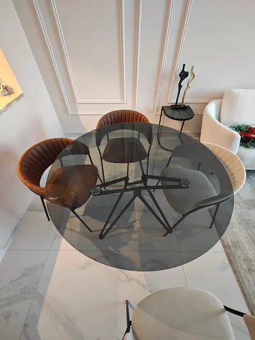 Only glass Counter top (120cm) for sale, its not a table.