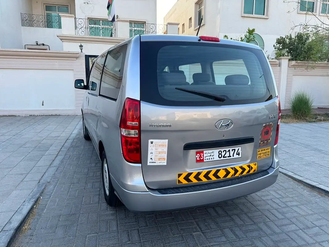Hyundai H1 2019 — photo 1 of 14