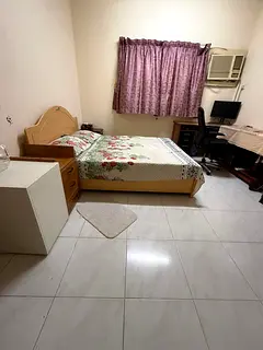 ROOM AVAILABLE FOR EXECUTIVE BACHELOR